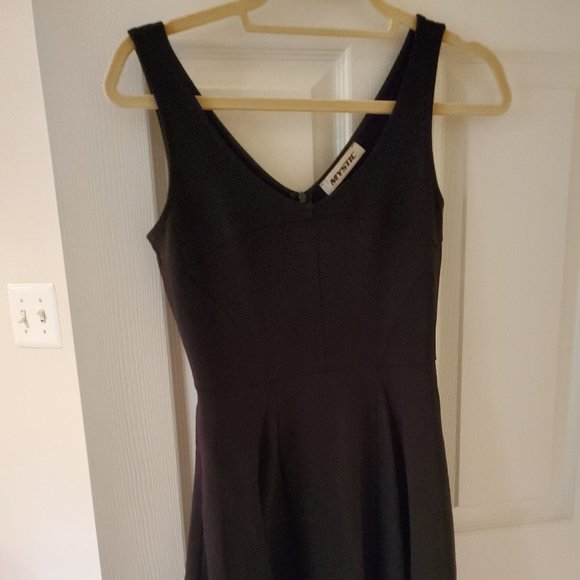 Simple Black Dress - Picture 1 of 2